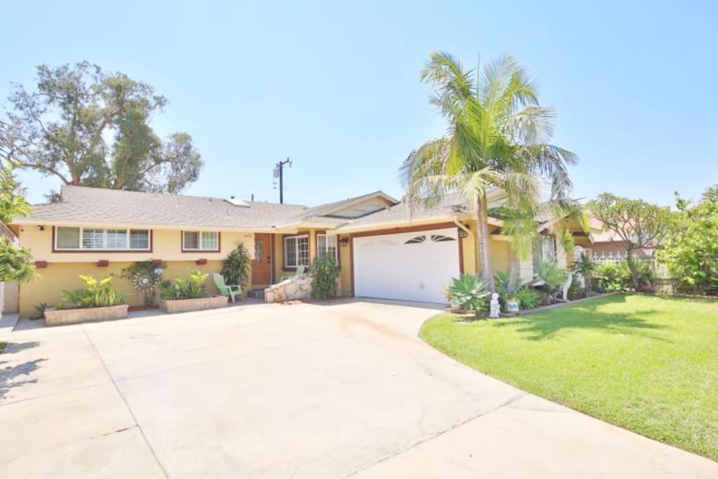 5 Rooms Villa Near Disneyland, Golf Course And Trial To Beach Santa Ana Exterior photo