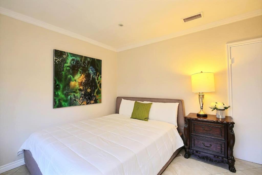 5 Rooms Villa Near Disneyland, Golf Course And Trial To Beach Santa Ana Exterior photo
